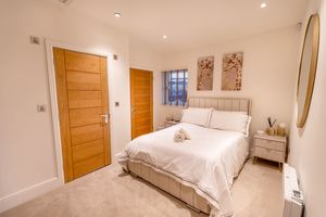 Photo 25- click for photo gallery